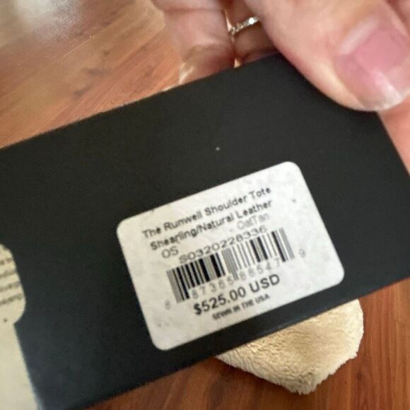 Shinola Detroit The Runwell shoulder tote shearling and natural leather oat tan - Picture 2 of 9